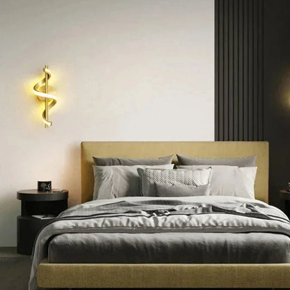 Applique murale | Dorée - Une lampe de chevet